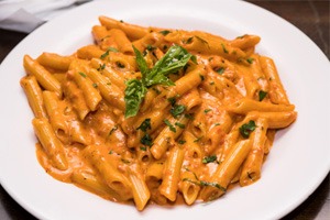 plate of pasta and sauce   