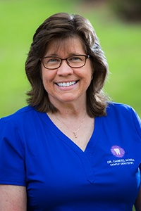 Headshot of Terri dental assistant